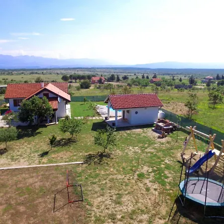Holiday Ena Vikendica Smilcic